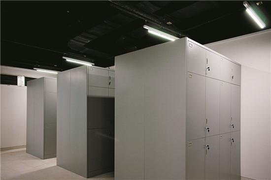 文物柜間架設LED燈具實際效果圖 文物柜間架設LED燈具實際效果圖